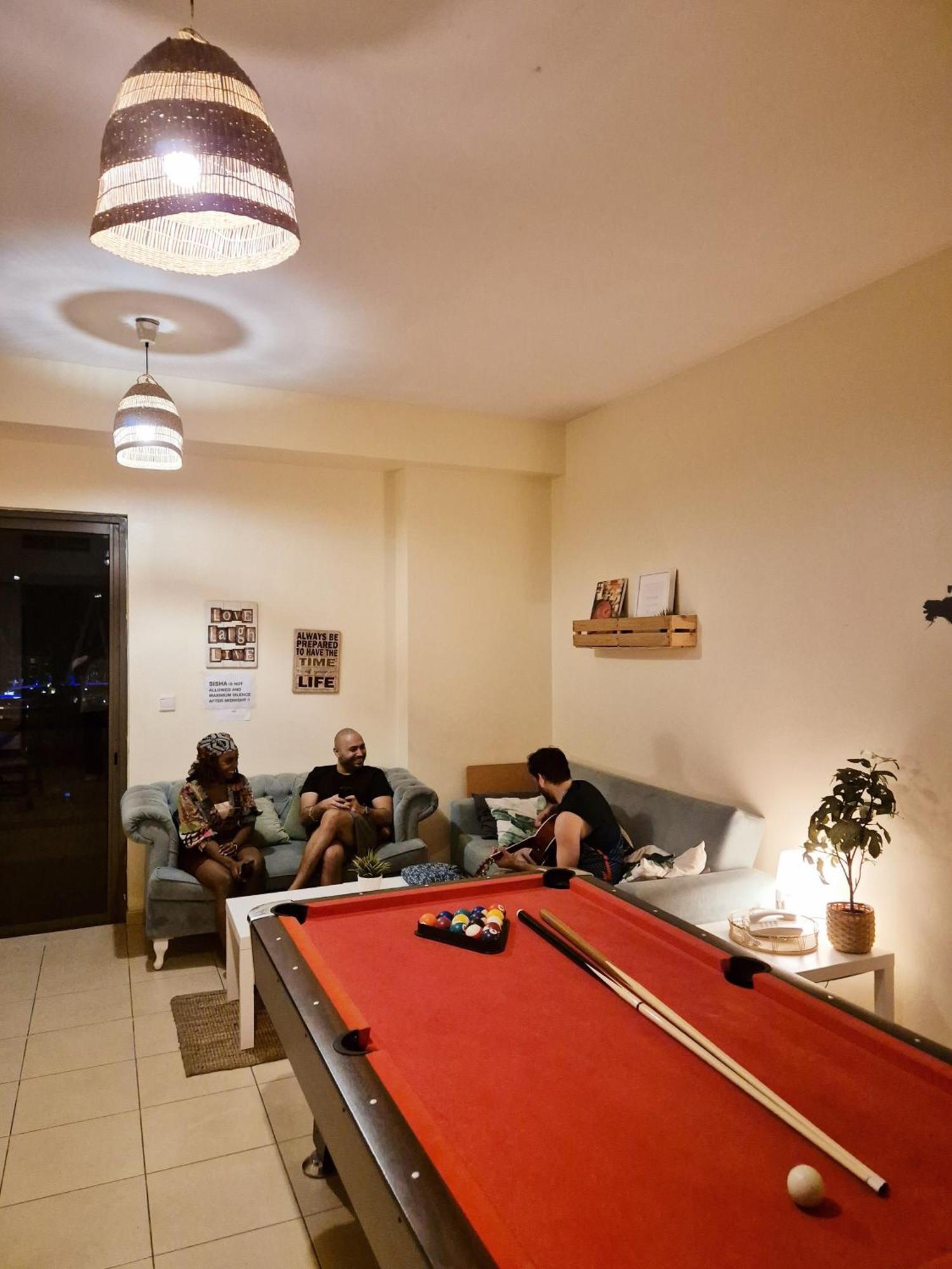 Bohemian Backpackers Ostello Dubai Esterno foto